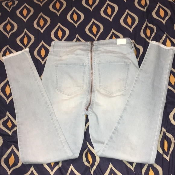 NWOT Celebrity Pink Zip Back Skinny Jeans - Picture 2 of 10